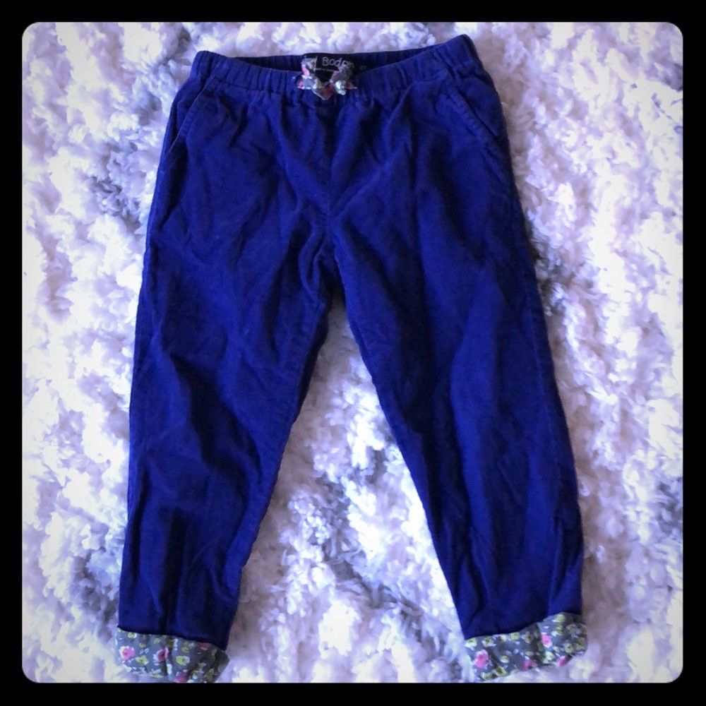 Adorable Corduroy lined pants.